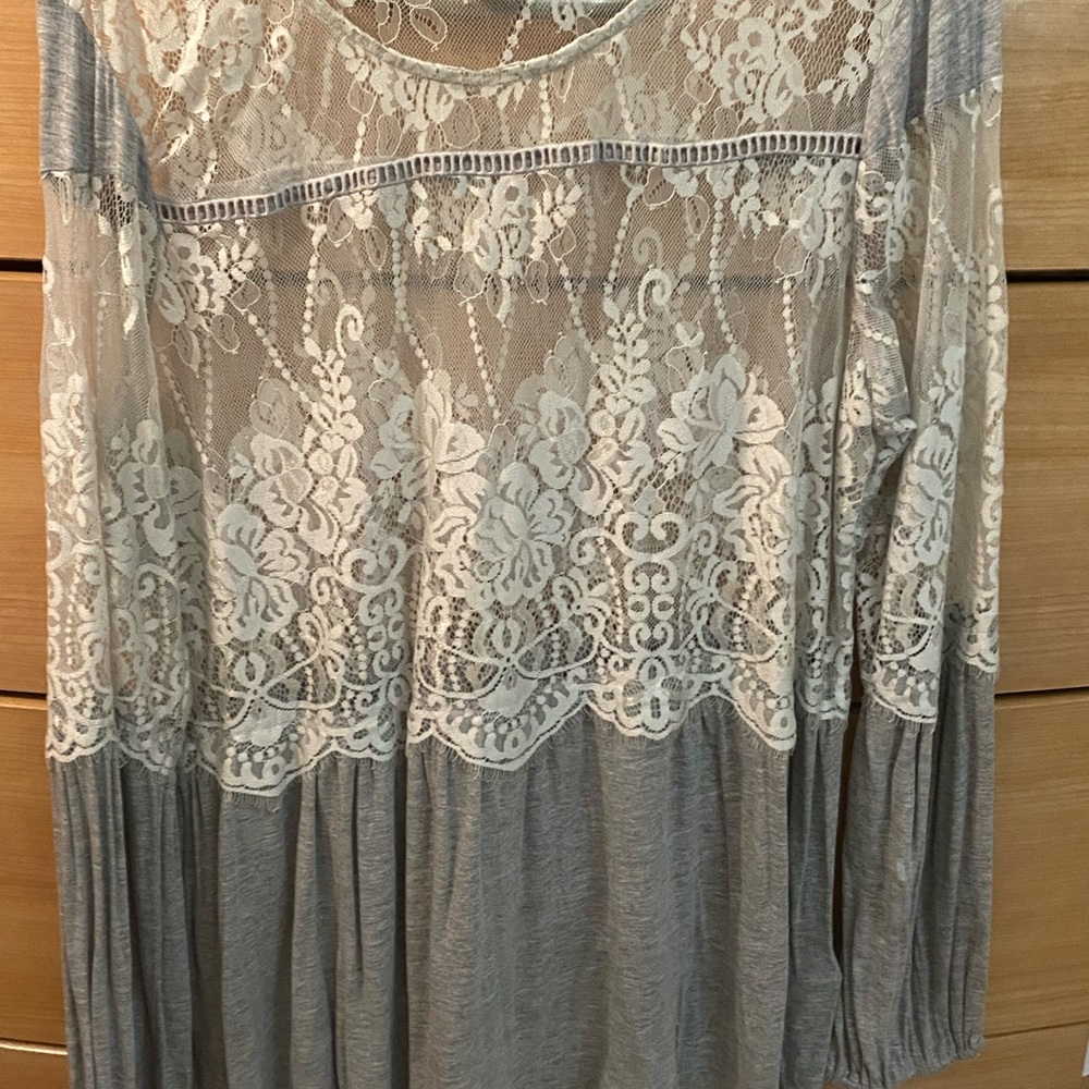 Women's top, size XL, VENUS white lace with grey jersey lower half - BEAUTIFUL